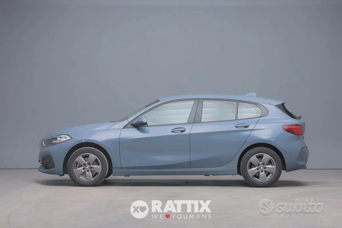 BMW 1 Series 2023 photo 2