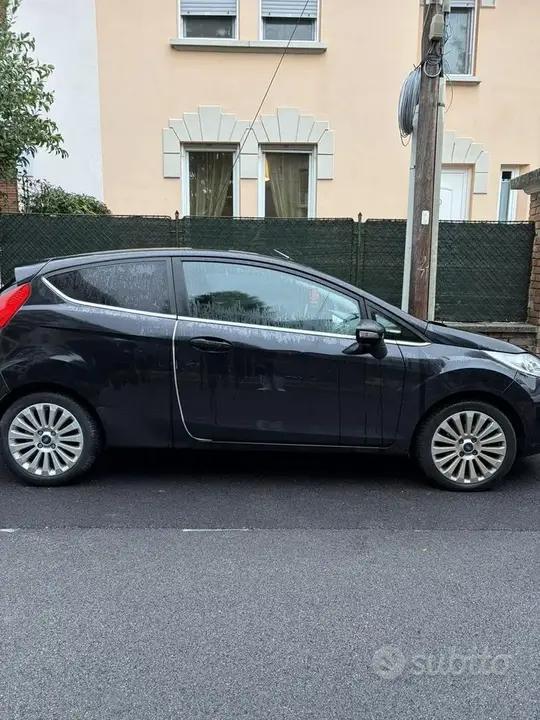 Ford Fiesta 2009 photo 2