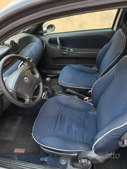 Lancia Ypsilon 2000 photo 5