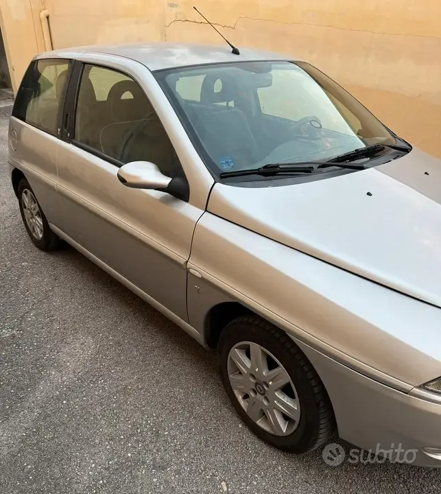 Lancia Ypsilon 2000 photo 3
