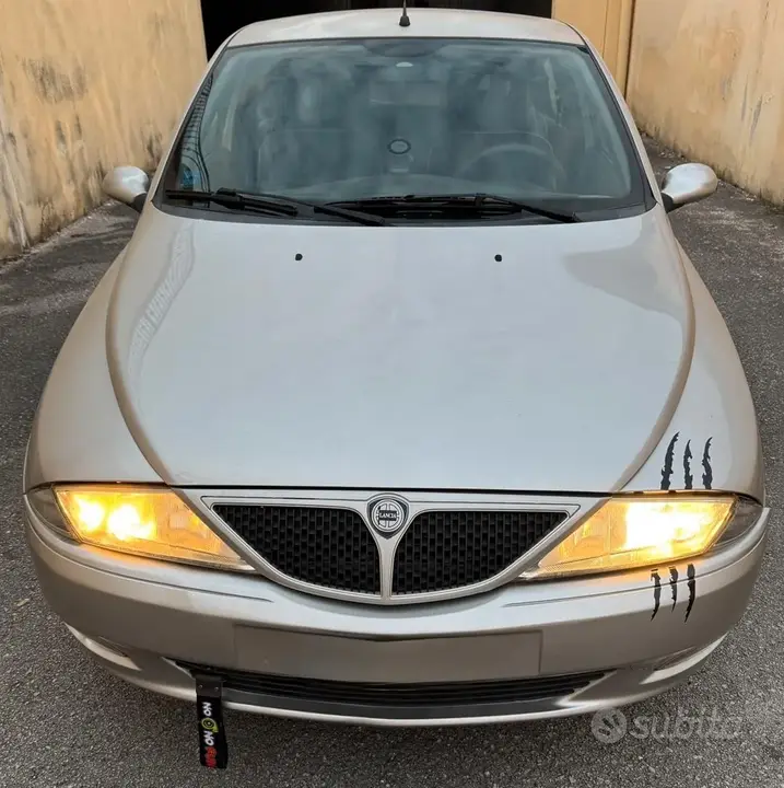 Lancia Ypsilon