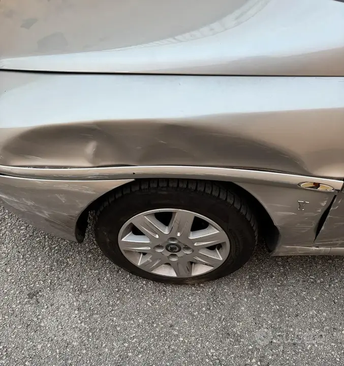 Lancia Ypsilon 2000 photo 2