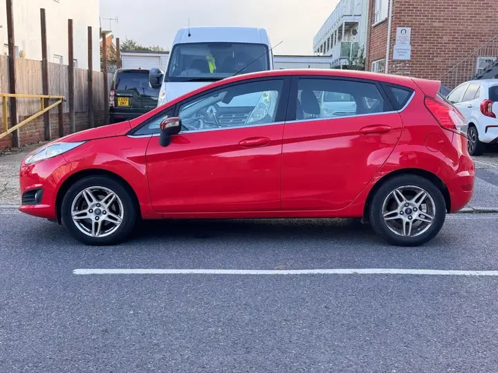 Ford Fiesta 2013 photo 4