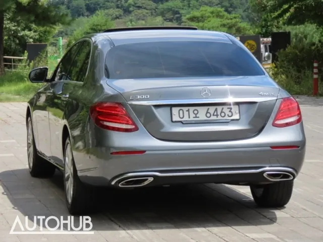 Mercedes-Benz E-Class 2017 photo 4