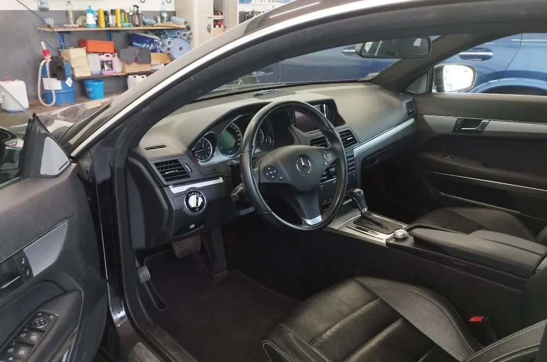 Mercedes-Benz E-Class 2009 photo 3