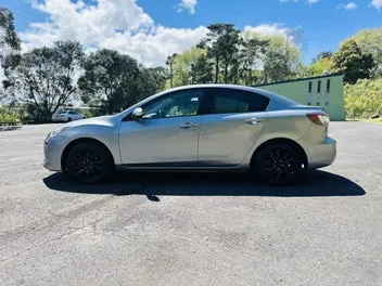 Mazda Axela 2012 photo 5