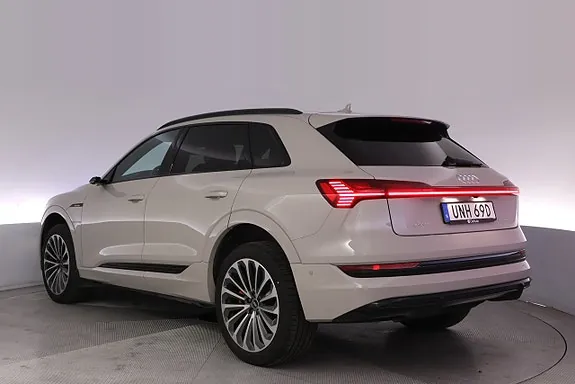 Audi E-Tron 2021 photo 4