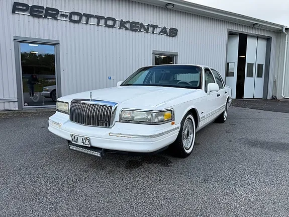 Lincoln Town Car 1996 photo 2