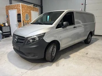 Mercedes-Benz 114
