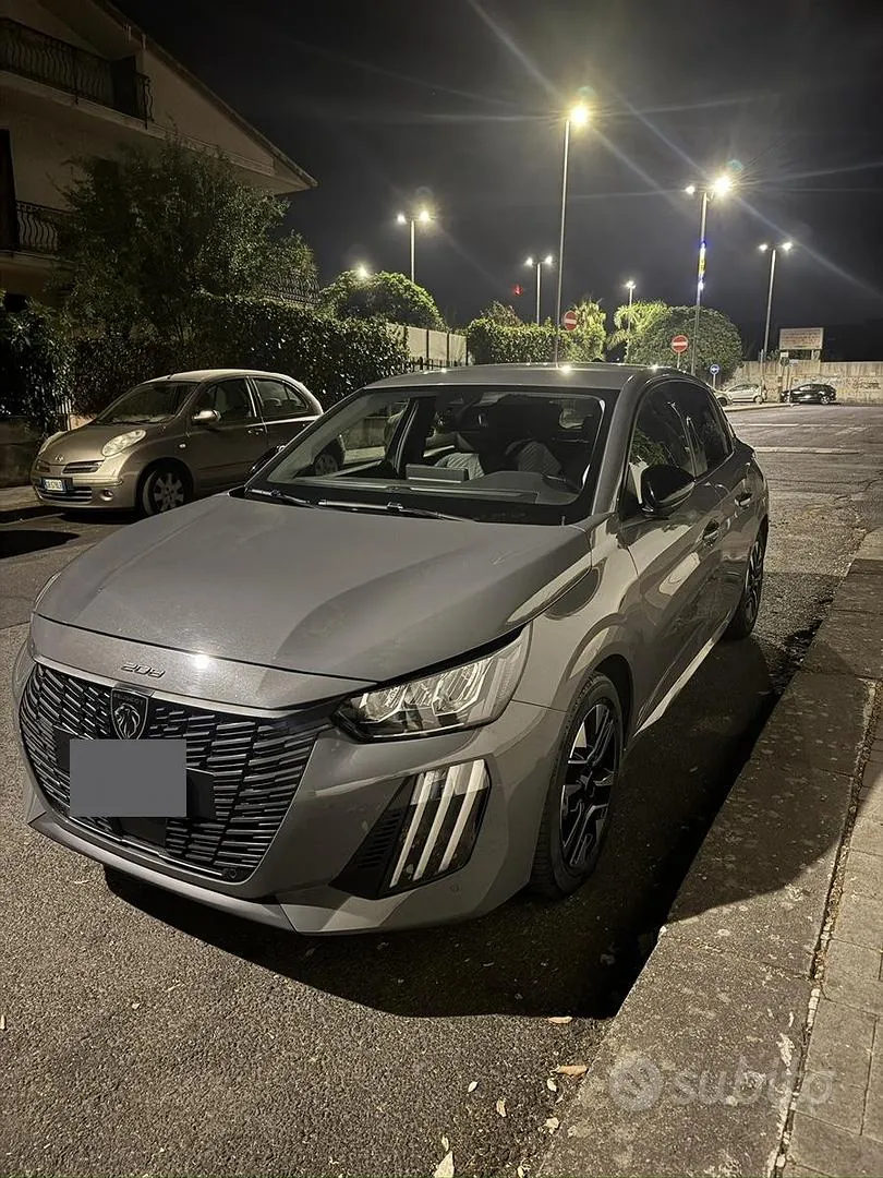 Peugeot 208 2025 photo 2