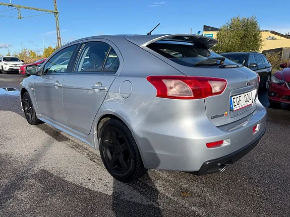 Mitsubishi Lancer 2010 photo 3