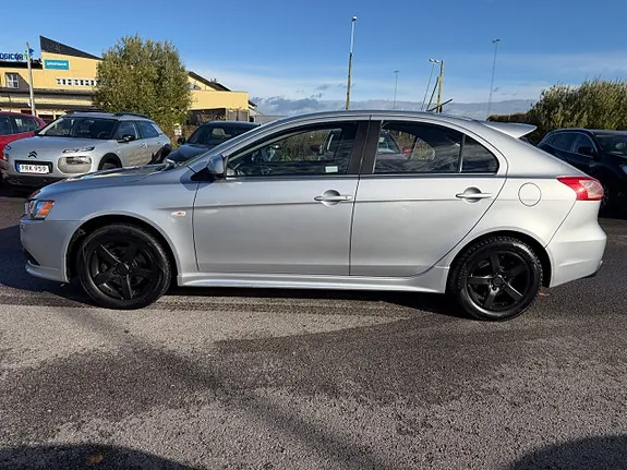 Mitsubishi Lancer 2010 photo 2