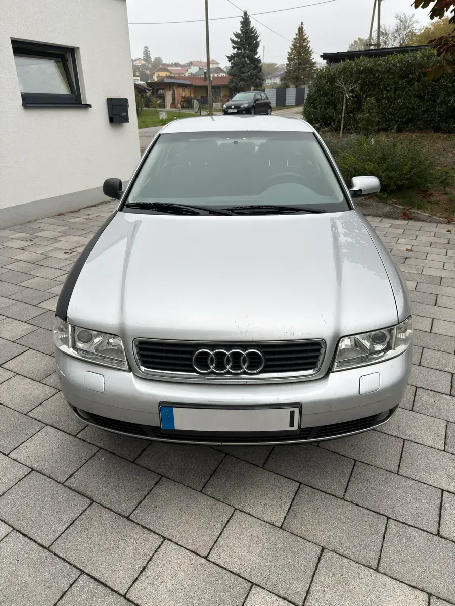 Audi A4 1999 photo 2