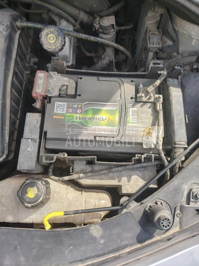 Renault Clio 2010 photo 2