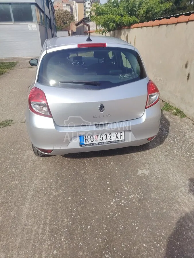 Renault Clio 2010 photo 5