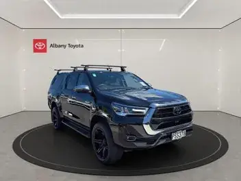 Toyota Hilux 2023 photo 2