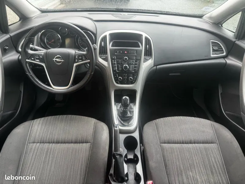 Opel Astra 2012 photo 5