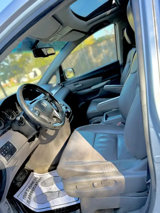 Honda Odyssey 2012 photo 3