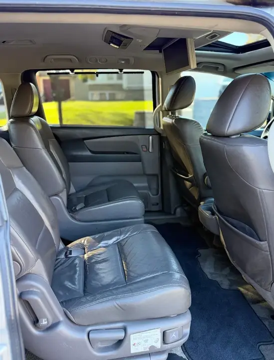 Honda Odyssey 2012 photo 4