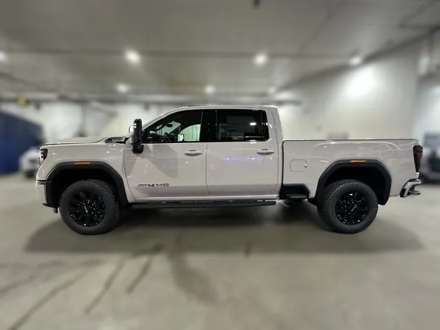 GMC Sierra 3500Hd 2026 photo 2