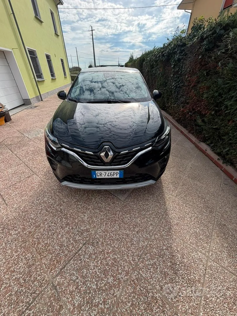 Renault Captur 2023 photo 2