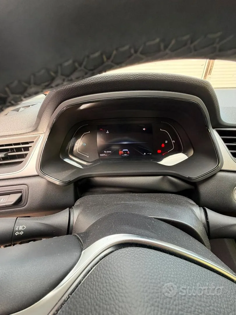 Renault Captur 2023 photo 4