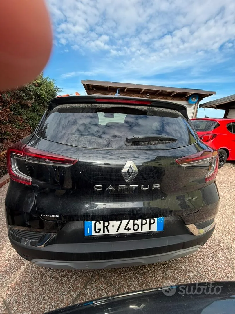 Renault Captur 2023 photo 3
