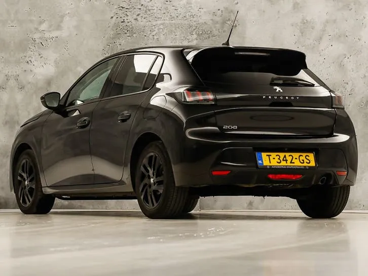 Peugeot 208 2023 photo 3
