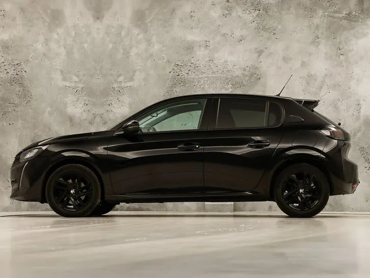 Peugeot 208 2023 photo 2