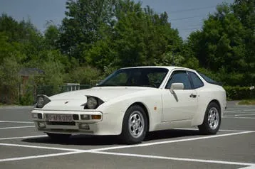 Porsche 944