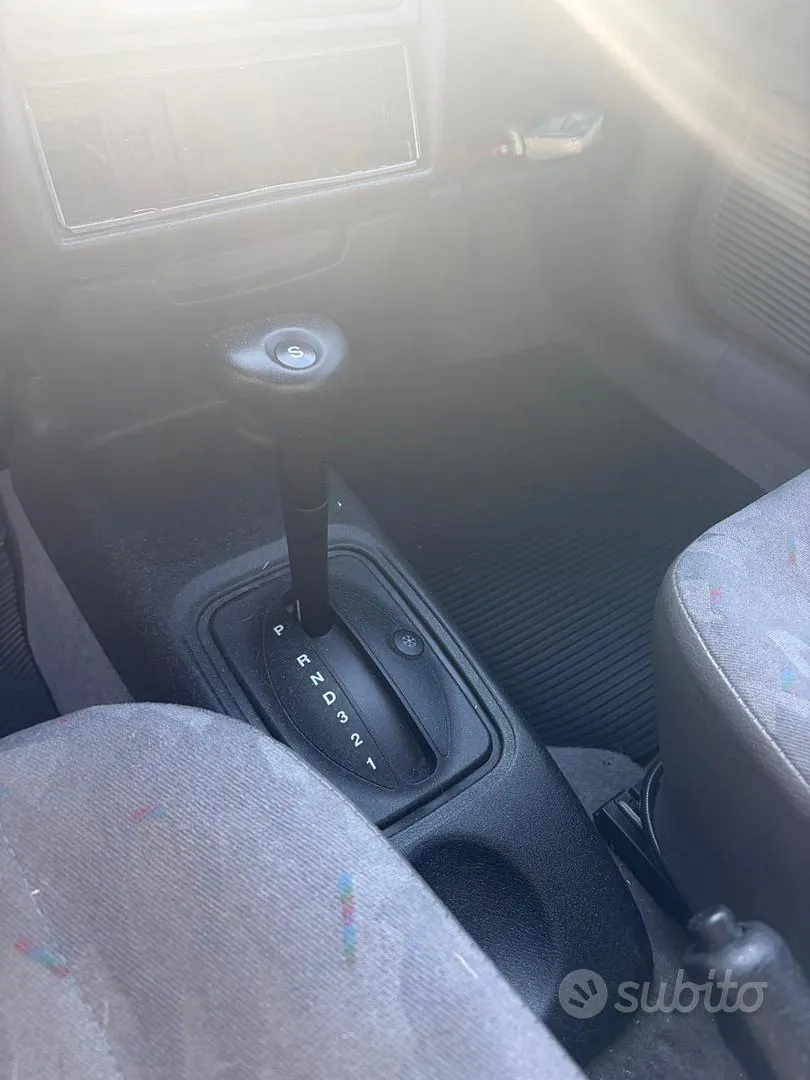 Opel Corsa 1997 photo 4