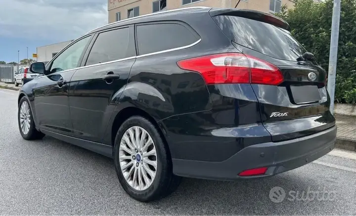 Ford Focus 2011 photo 3
