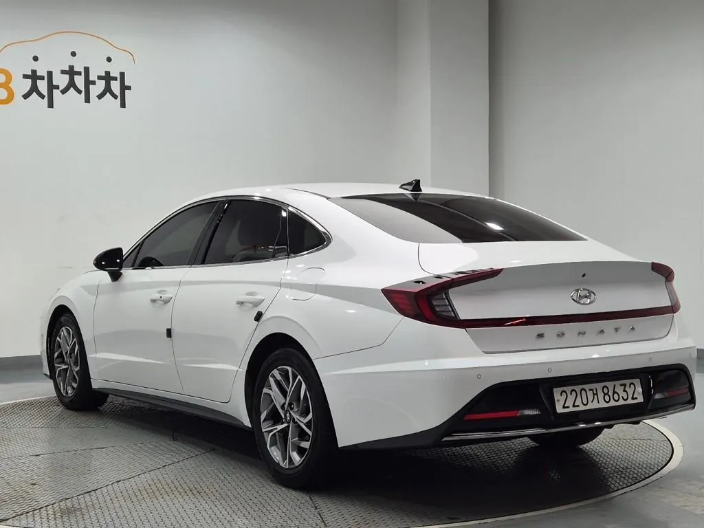 Hyundai Sonata 2022 photo 2