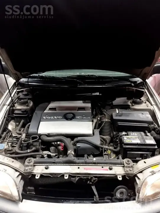 Volvo S40 1997 photo 4