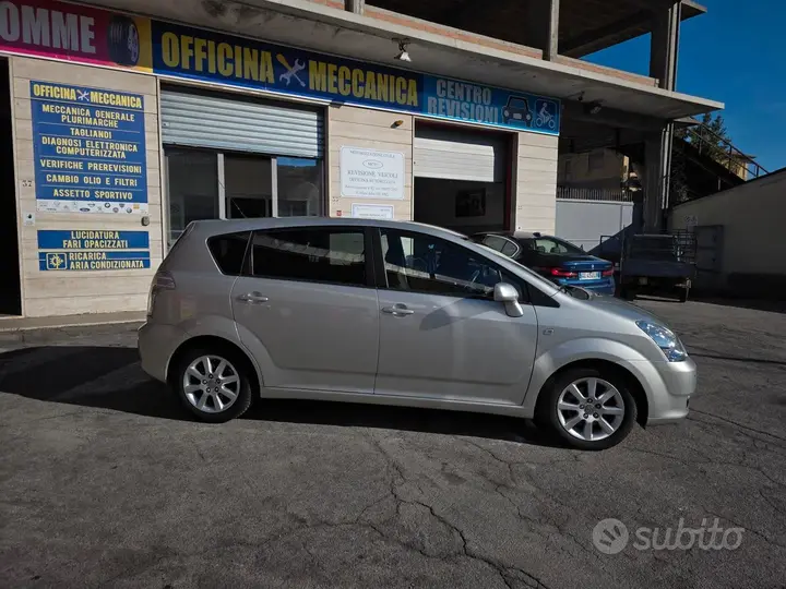Toyota Corolla Verso 2007 photo 2