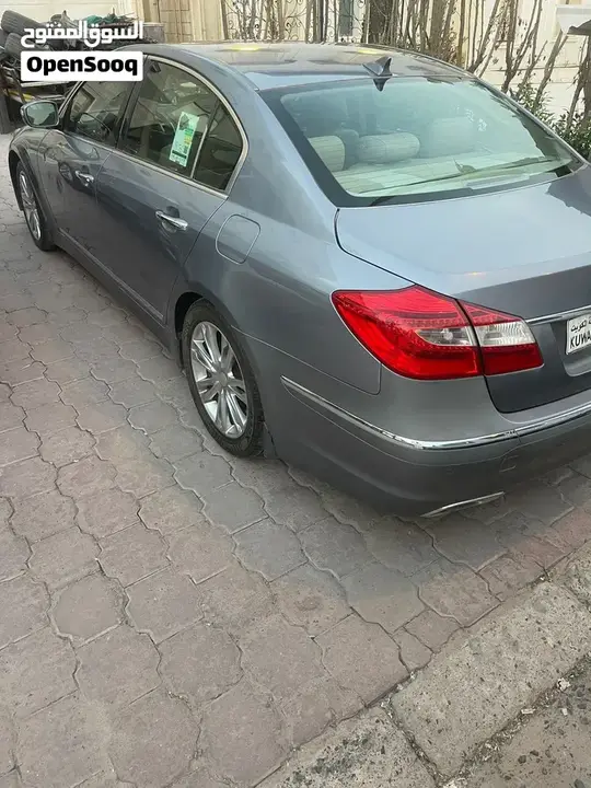 Genesis Sonata 2014 photo 2