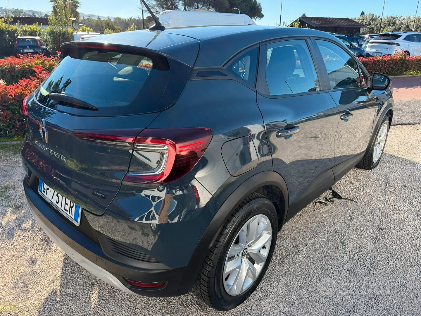 Renault Captur 2023 photo 3