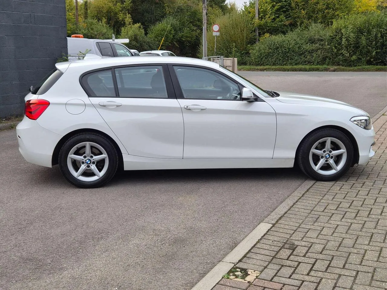 BMW 1 Series 2019 photo 2