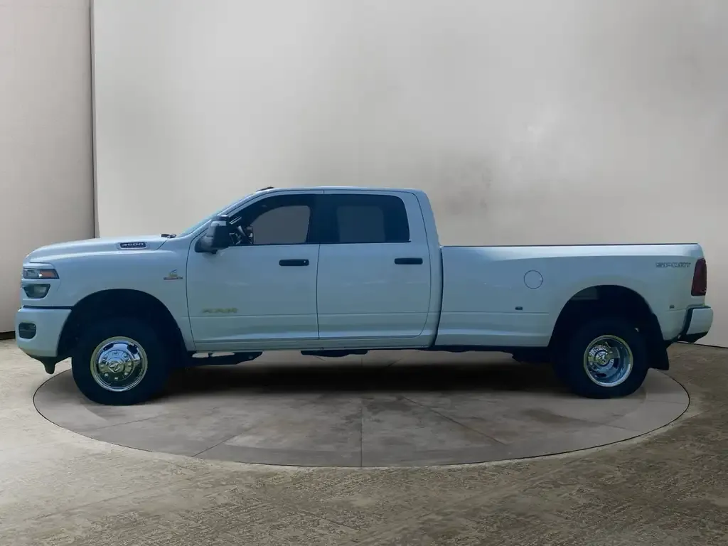 Ram 3500 2026 photo 2