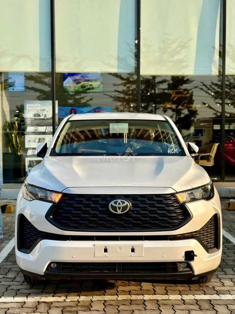 Toyota Innova Cross 2026 photo 2