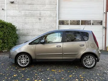 Mitsubishi Colt 2007 photo 2