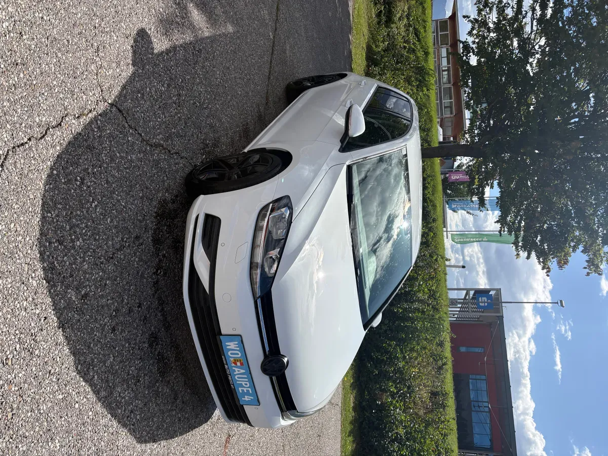 Volkswagen Golf 2017 photo 2