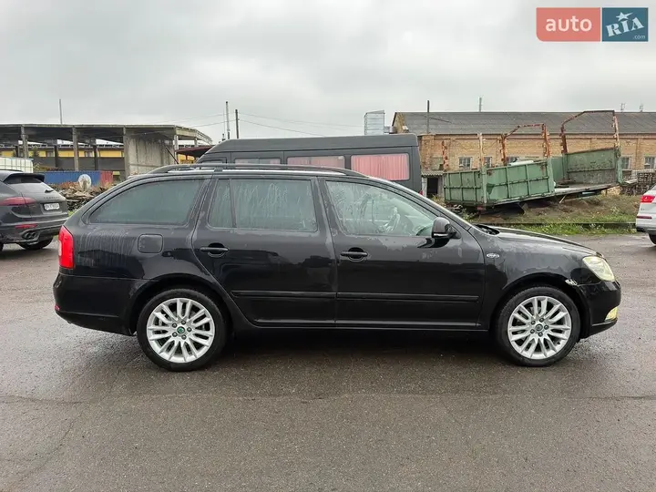 Skoda Octavia 2011 photo 4