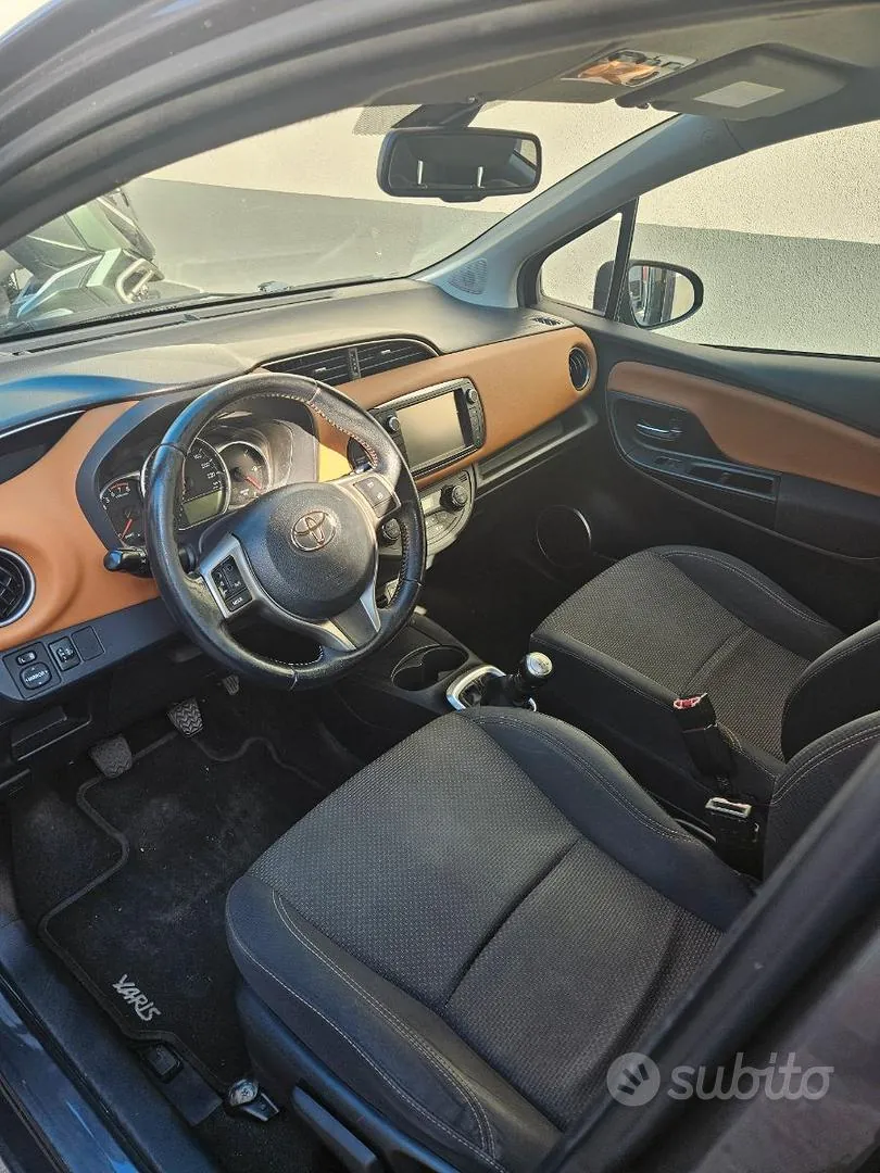 Toyota Yaris 2015 photo 4