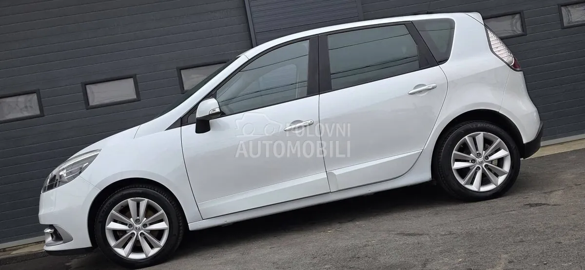 Renault Scenic 2012 photo 5