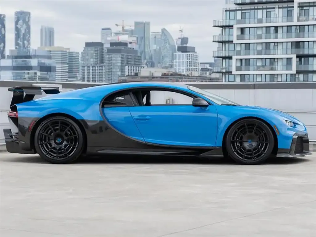 Bugatti Chiron Pur Sport 2021 photo 4