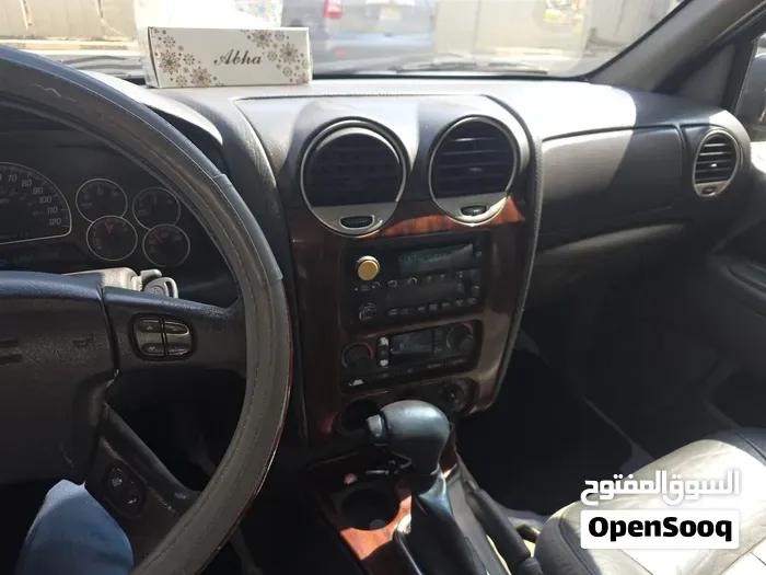 GMC Envoy 2004 photo 2