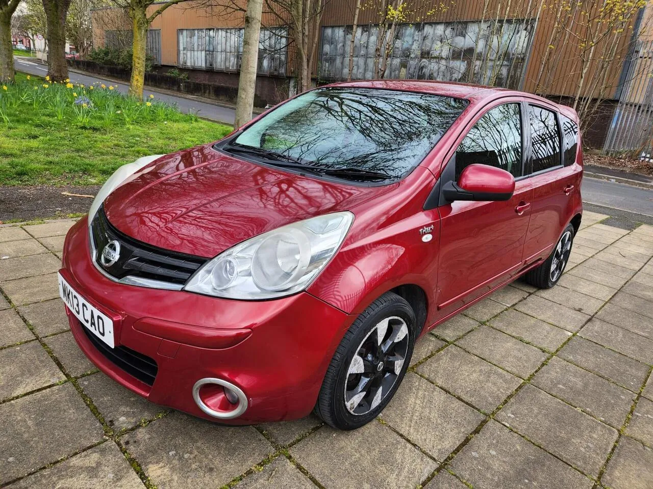 Nissan Note 2013 photo 3