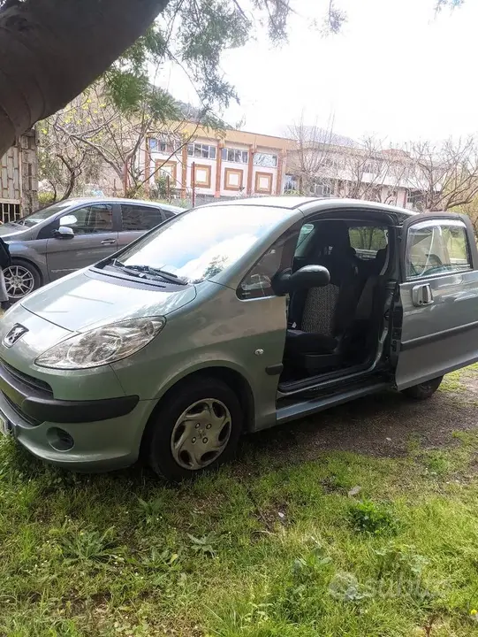 Peugeot 1007