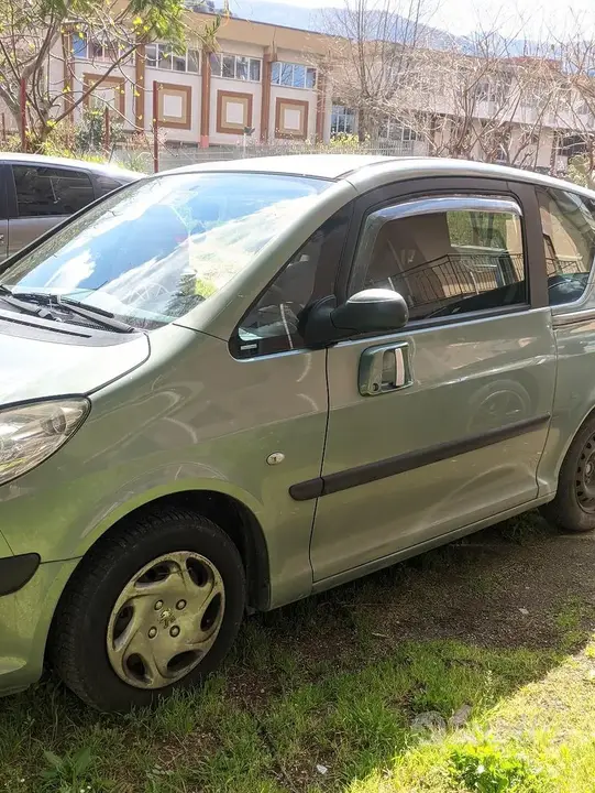 Peugeot 1007 2006 photo 2